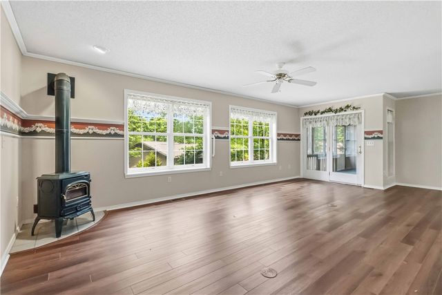 27 Cambria Drive, Bella Vista, AR 72715
