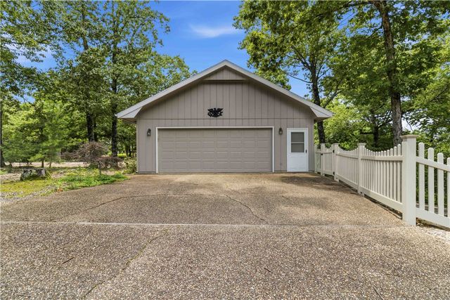 27 Cambria Drive, Bella Vista, AR 72715