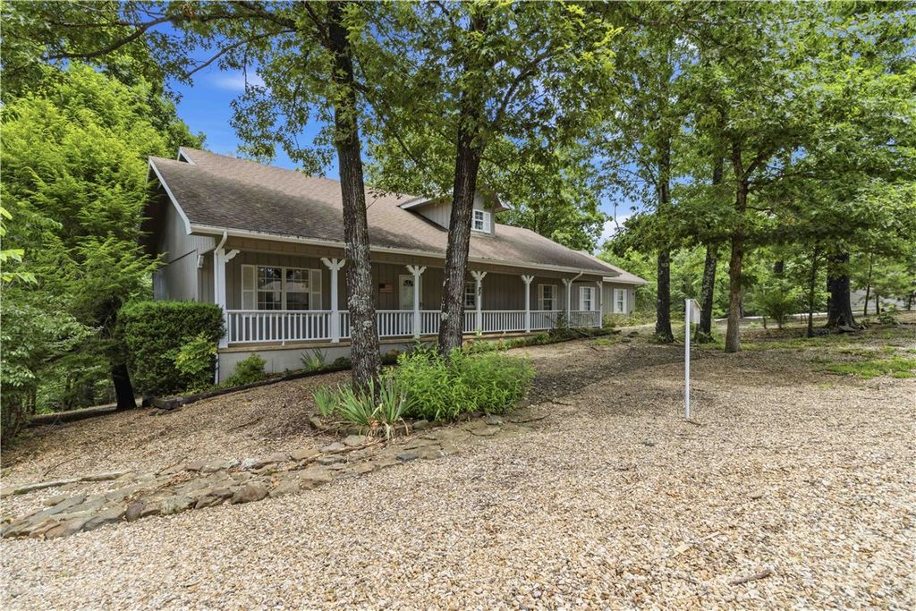 27 Cambria Drive, Bella Vista, AR 72715