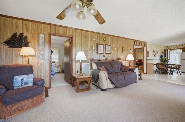 621 Shore DR, Hartfield, VA 23071