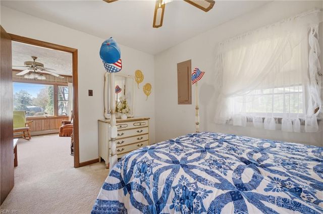 621 Shore DR, Hartfield, VA 23071