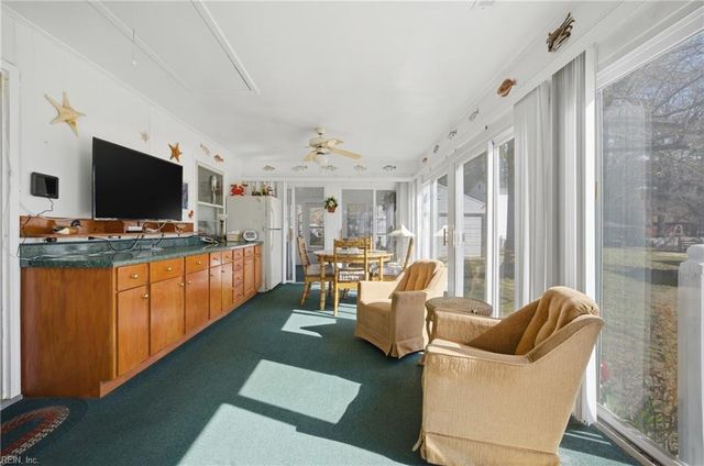 621 Shore DR, Hartfield, VA 23071