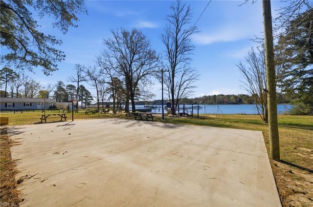621 Shore DR, Hartfield, VA 23071