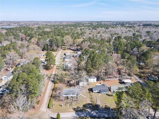 621 Shore DR, Hartfield, VA 23071