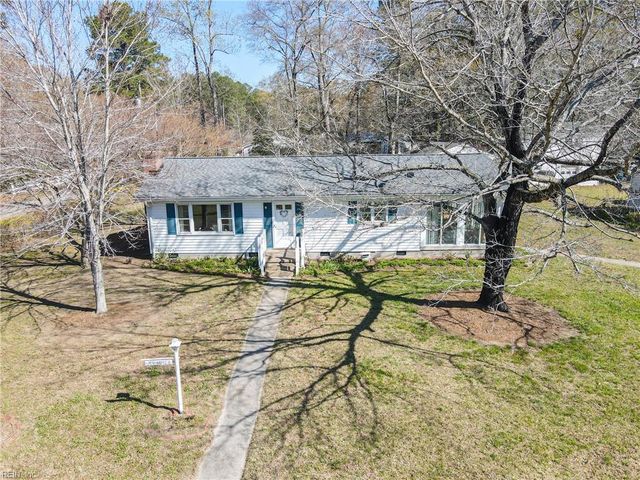 621 Shore DR, Hartfield, VA 23071