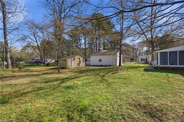 621 Shore DR, Hartfield, VA 23071