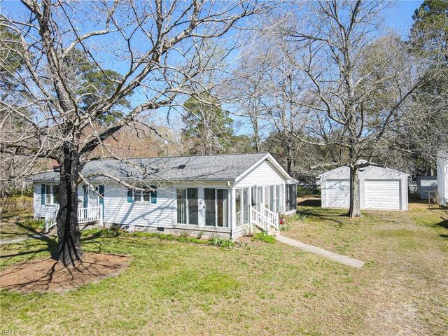 621 Shore DR, Hartfield, VA 23071