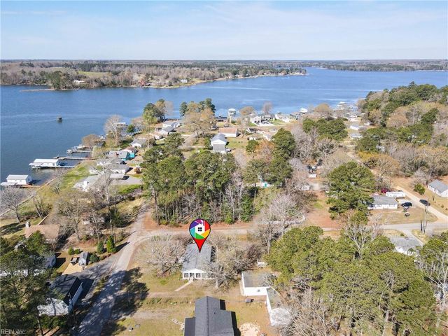 621 Shore DR, Hartfield, VA 23071