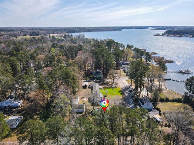 621 Shore DR, Hartfield, VA 23071