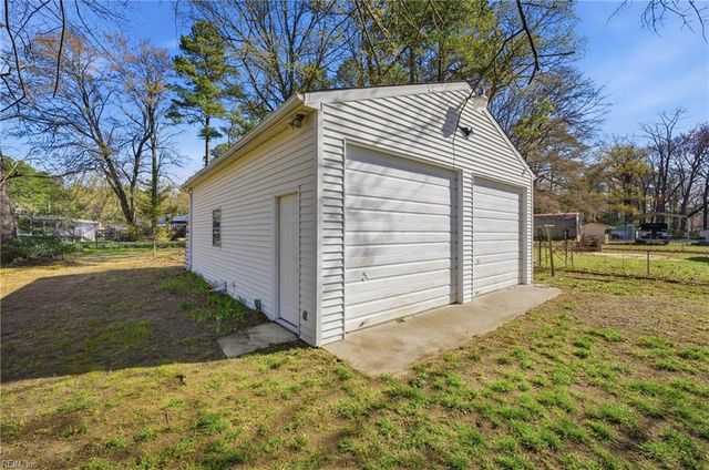 621 Shore DR, Hartfield, VA 23071