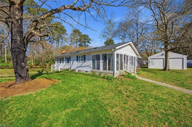 621 Shore DR, Hartfield, VA 23071