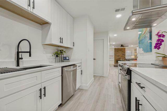 10635 Stone Canyon Road 19, Dallas, TX 75230