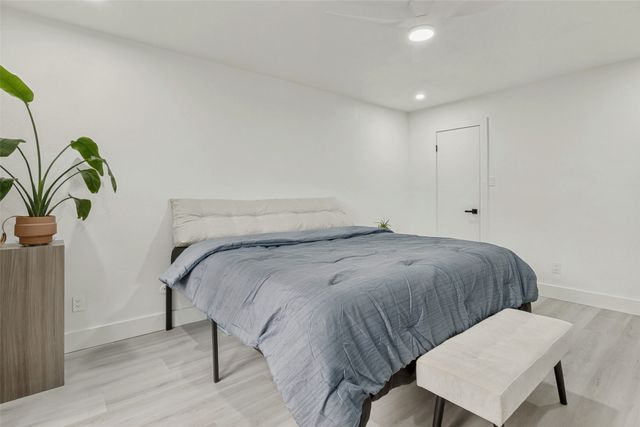 10635 Stone Canyon Road 19, Dallas, TX 75230