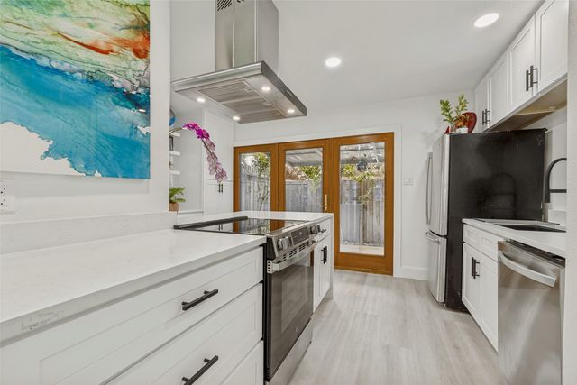 10635 Stone Canyon Road 19, Dallas, TX 75230