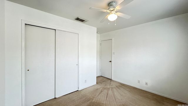 35 CASWELL CIR, San Antonio, TX 78240