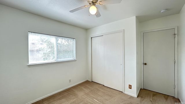 35 CASWELL CIR, San Antonio, TX 78240