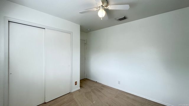 35 CASWELL CIR, San Antonio, TX 78240