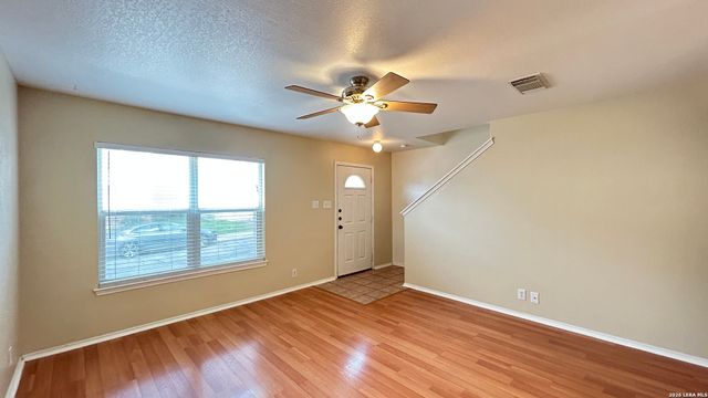 35 CASWELL CIR, San Antonio, TX 78240
