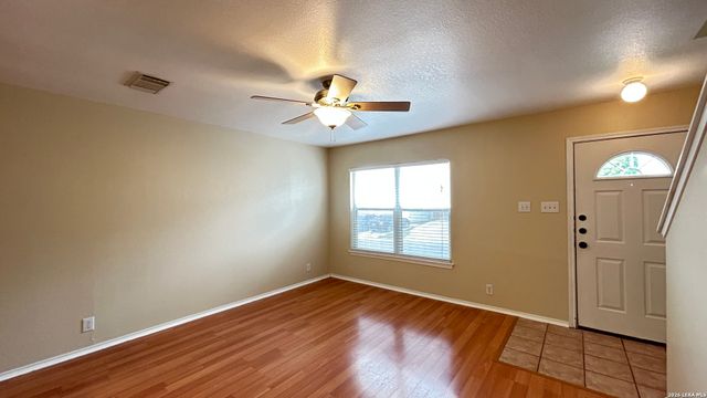 35 CASWELL CIR, San Antonio, TX 78240