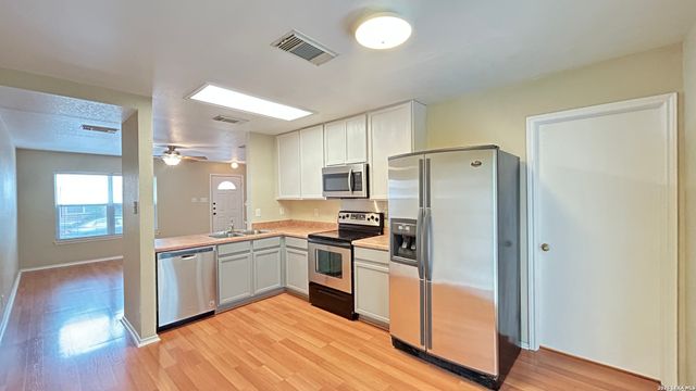 35 CASWELL CIR, San Antonio, TX 78240