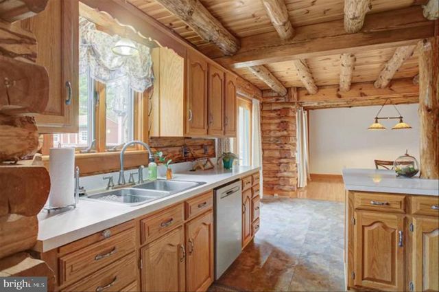 185 ANTIETAM LN, Fayetteville, PA 17222