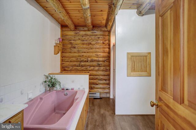 185 ANTIETAM LN, Fayetteville, PA 17222