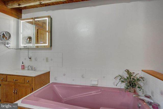 185 ANTIETAM LN, Fayetteville, PA 17222