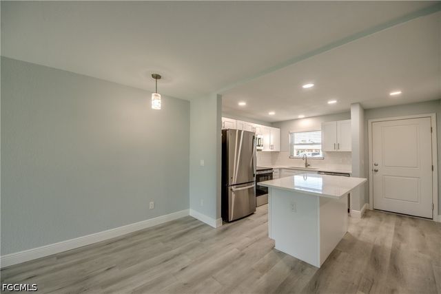 16881 Davis RD 116, Fort Myers, FL 33908