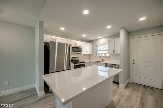 16881 Davis RD 116, Fort Myers, FL 33908