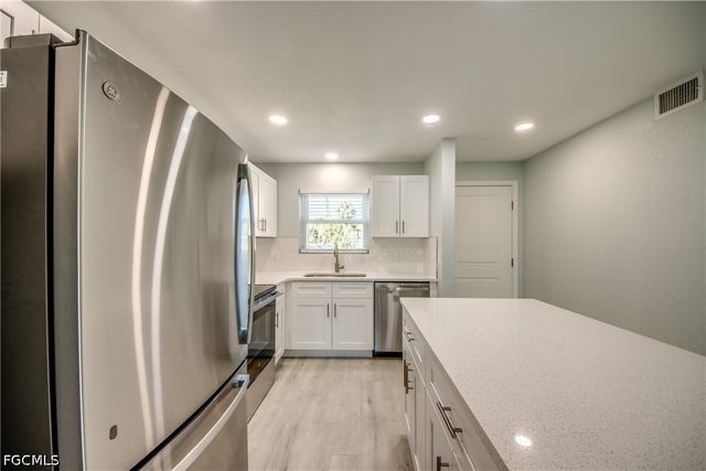 16881 Davis RD 116, Fort Myers, FL 33908