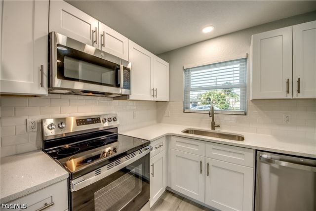 16881 Davis RD 116, Fort Myers, FL 33908