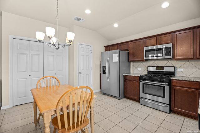 2525 LONESOME CREEK TRL, New Braunfels, TX 78130