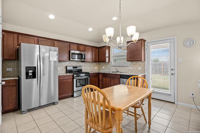 2525 LONESOME CREEK TRL, New Braunfels, TX 78130