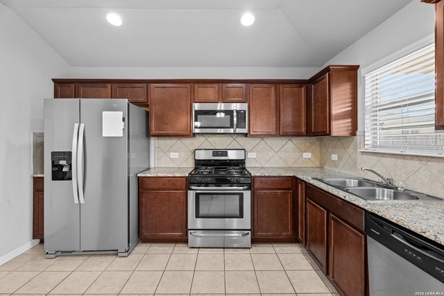 2525 LONESOME CREEK TRL, New Braunfels, TX 78130