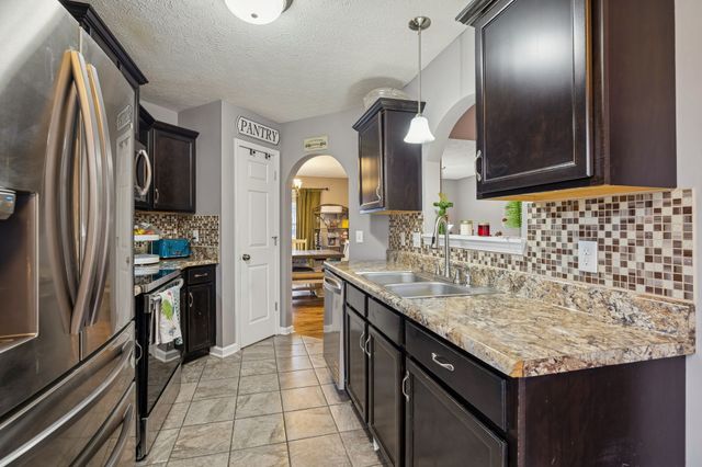 1228 Morstead Dr, Clarksville, TN 37042