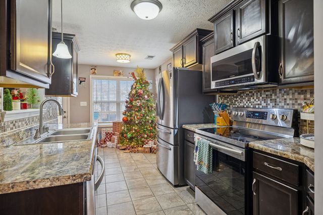 1228 Morstead Dr, Clarksville, TN 37042