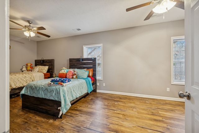 1228 Morstead Dr, Clarksville, TN 37042