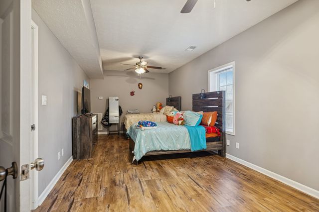 1228 Morstead Dr, Clarksville, TN 37042