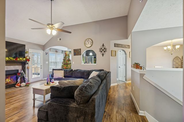 1228 Morstead Dr, Clarksville, TN 37042