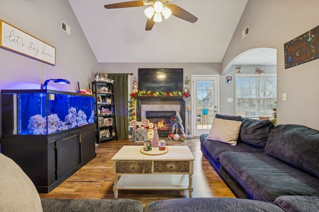 1228 Morstead Dr, Clarksville, TN 37042