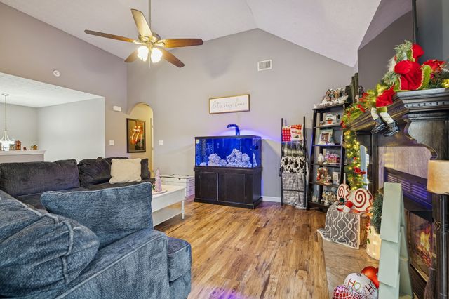 1228 Morstead Dr, Clarksville, TN 37042