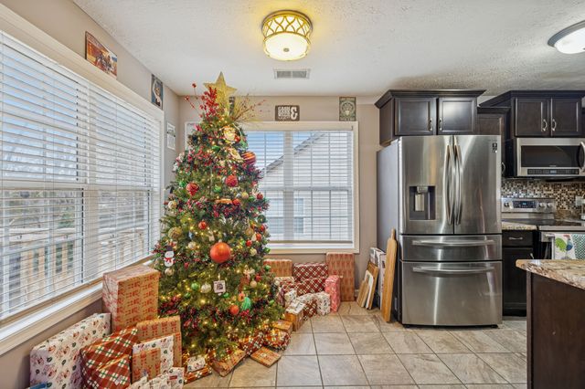 1228 Morstead Dr, Clarksville, TN 37042