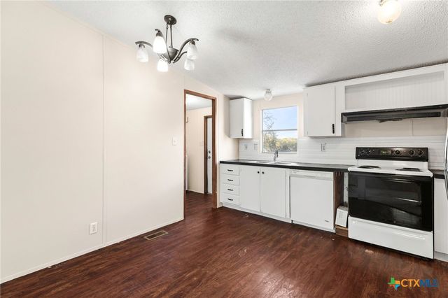 645 Old Luling Road, Lockhart, TX 78644