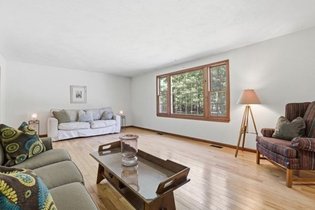 43 Lackey St, Westborough, MA 01581