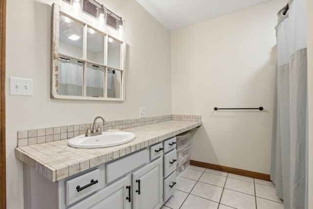 43 Lackey St, Westborough, MA 01581