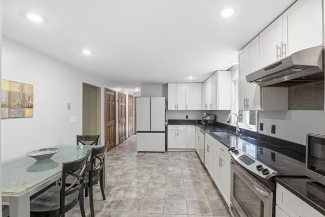 43 Lackey St, Westborough, MA 01581