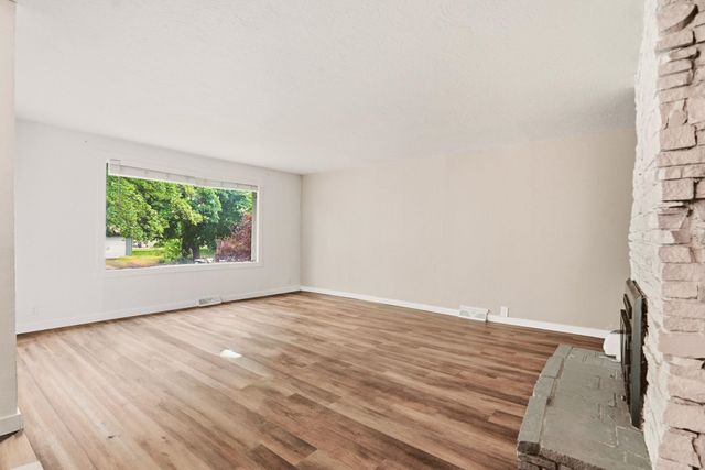 947 E Ermina Ave, Spokane, WA 99207