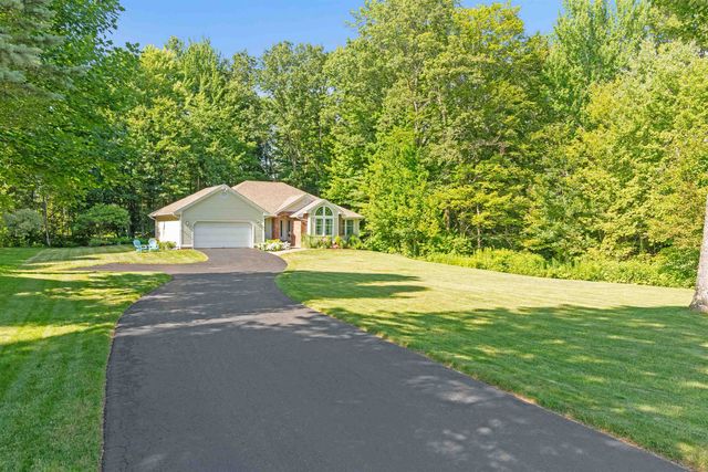 18 Lang Drive, Essex Junction, VT 05451