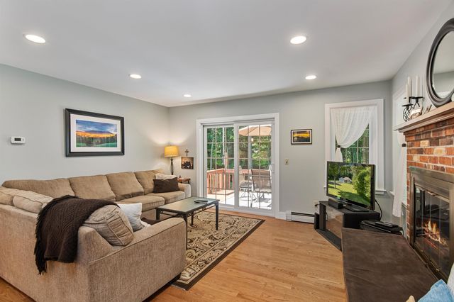 18 Lang Drive, Essex Junction, VT 05451