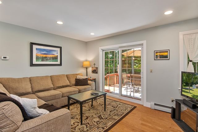 18 Lang Drive, Essex Junction, VT 05451